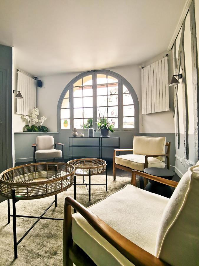 Logis Hotel & Restaurant Du Sauvage La Ferte-Gaucher Luaran gambar