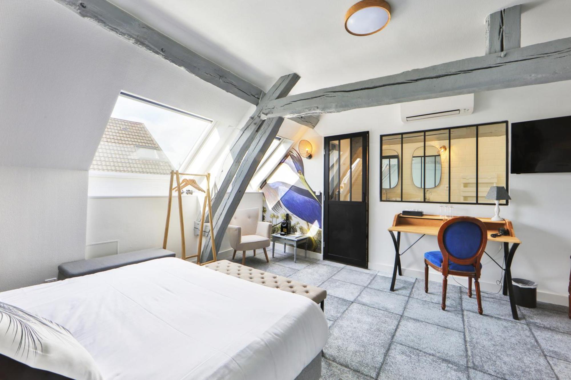 Logis Hotel & Restaurant Du Sauvage La Ferte-Gaucher Bilik gambar
