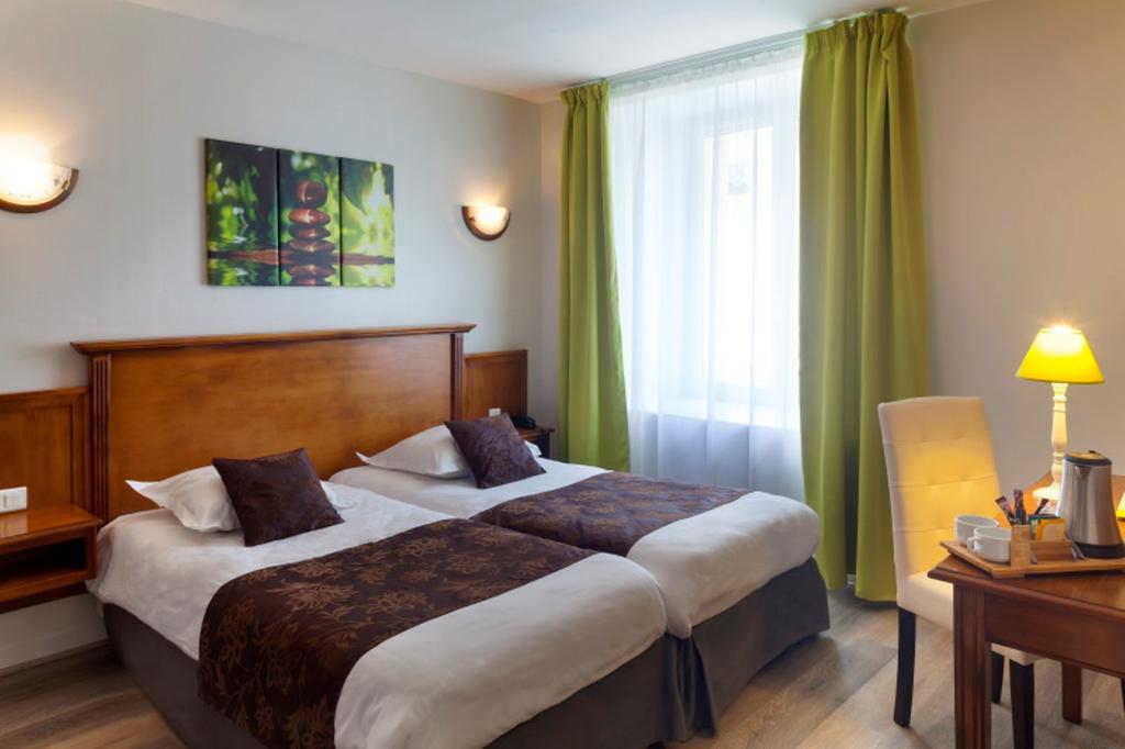 Logis Hotel & Restaurant Du Sauvage La Ferte-Gaucher Luaran gambar